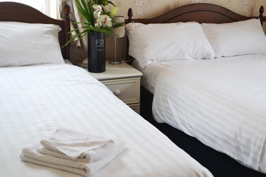 בלקפול Lyndene Hotel מראה חיצוני תמונה