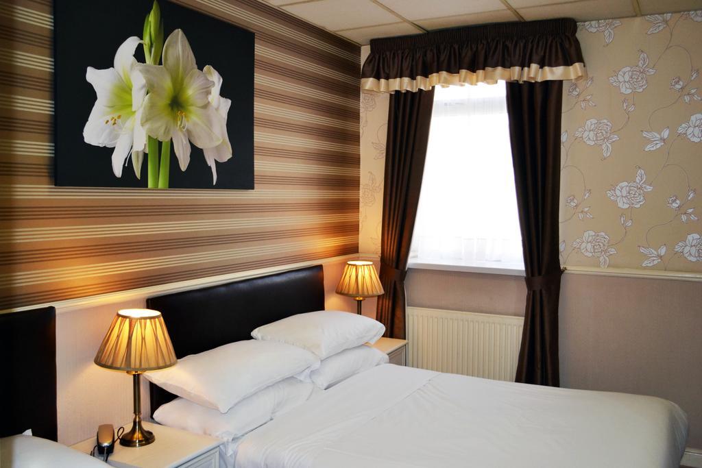 בלקפול Lyndene Hotel מראה חיצוני תמונה