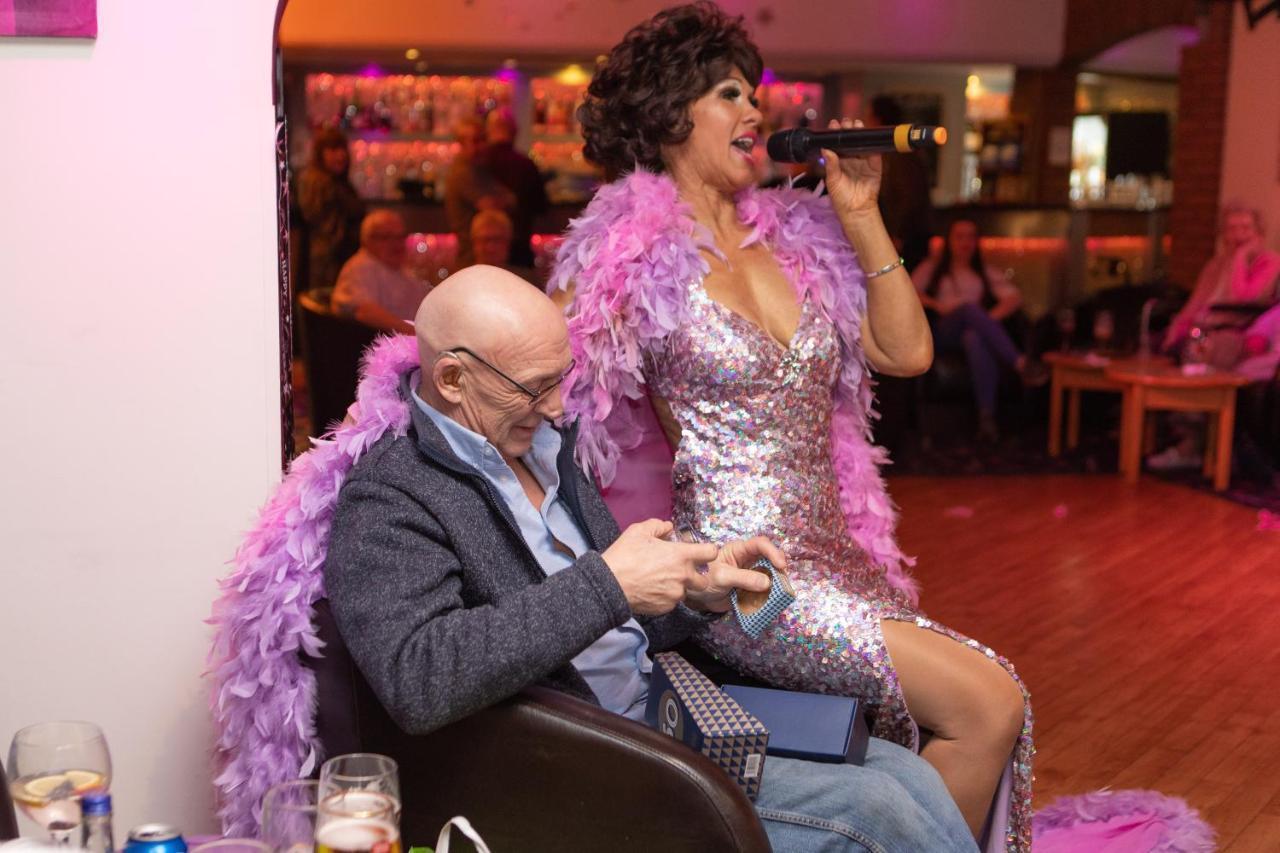 בלקפול Lyndene Hotel מראה חיצוני תמונה