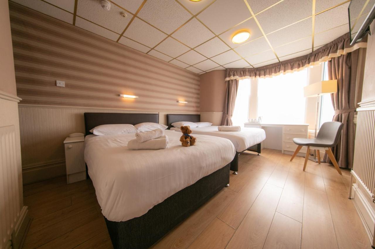 בלקפול Lyndene Hotel מראה חיצוני תמונה